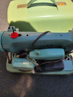 Old singer Sewing Machine