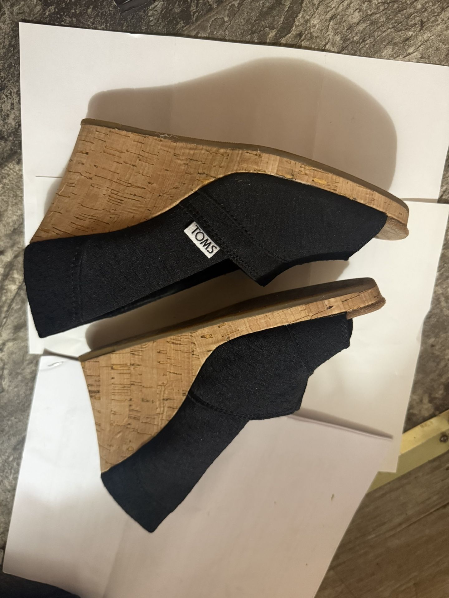 Tom's Size 5 Wedges