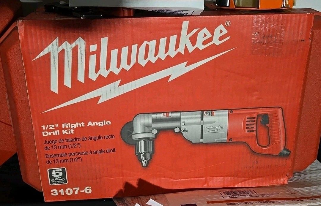 Milwaukee 3107-6 1/2in D-Handle Right Angle Drill Kit