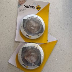 Safety 1st Secure Mount Deadbolt Lock 