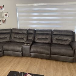 Reclining sectional