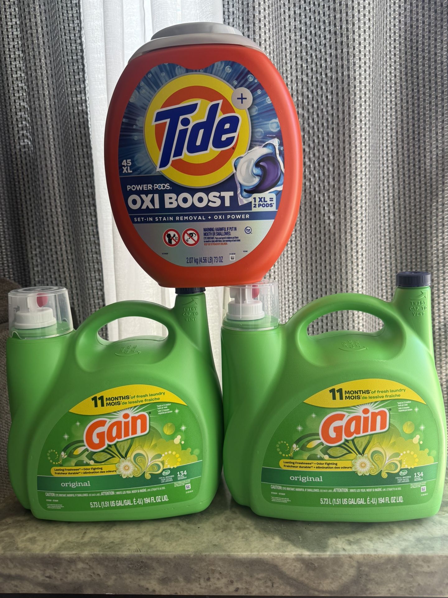 Laundry ALL FOR $40. Pick Up At Rainbow / Vegas Drive