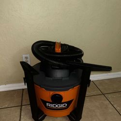 Ridgid 9 Gallon 4.25HP Wet/dry Vacuum **$45 Firm