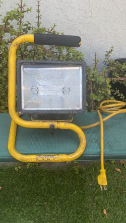 Homelight L-18 Portable Work Light - Working