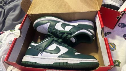 Size 6, nike dunk lows