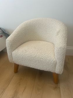 Cute kids boucle chair