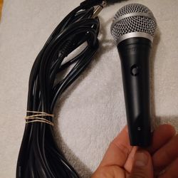 Shure PGA48-Cardioid Dynamic Vocal Microphone 15ft Cord