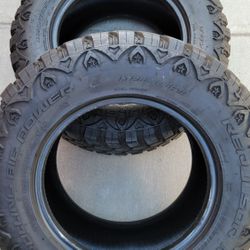 Lt285/65R18 Two Tires Llantas (USED)
