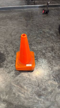 20” full-size traffic cones