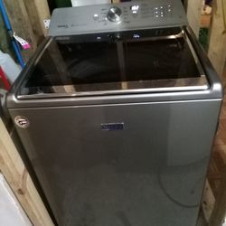 Maytag  Washing Machine Excellent Condition $300!!!!-Top Large Capacity With Power wash !