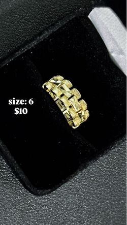 Gold-Tone Link Band Ring Size 6