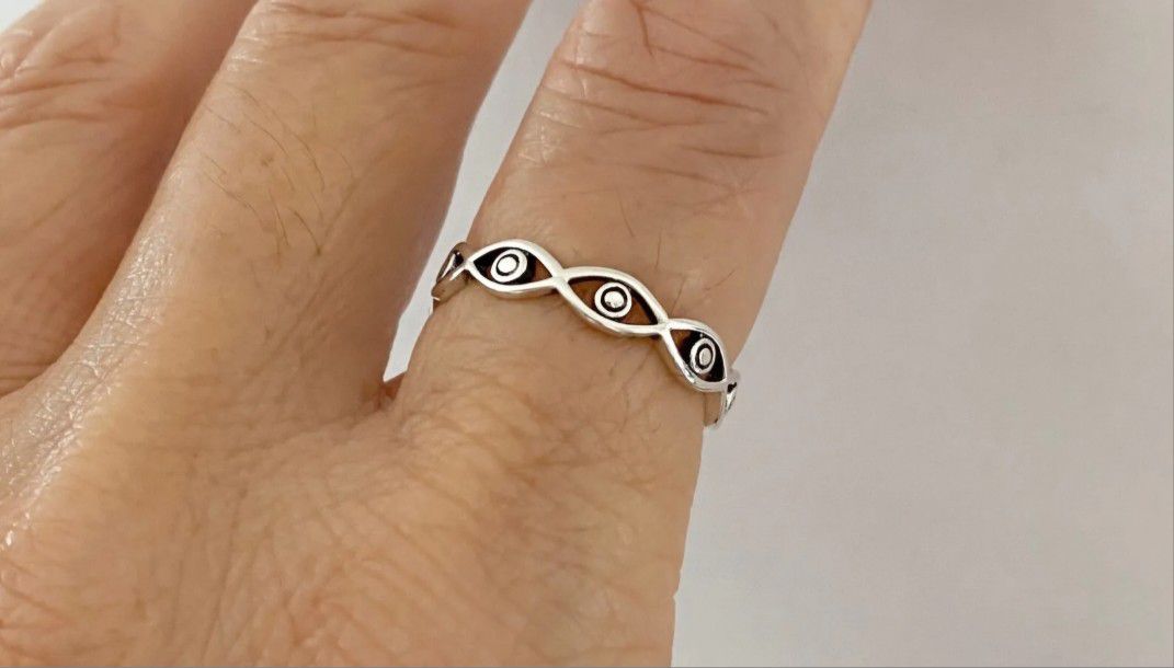 EVIL EYE SILVER ETERNITY BAND NEW SIZE 6 RING