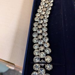 Beautifully Cut Rhinestone Bracelet 