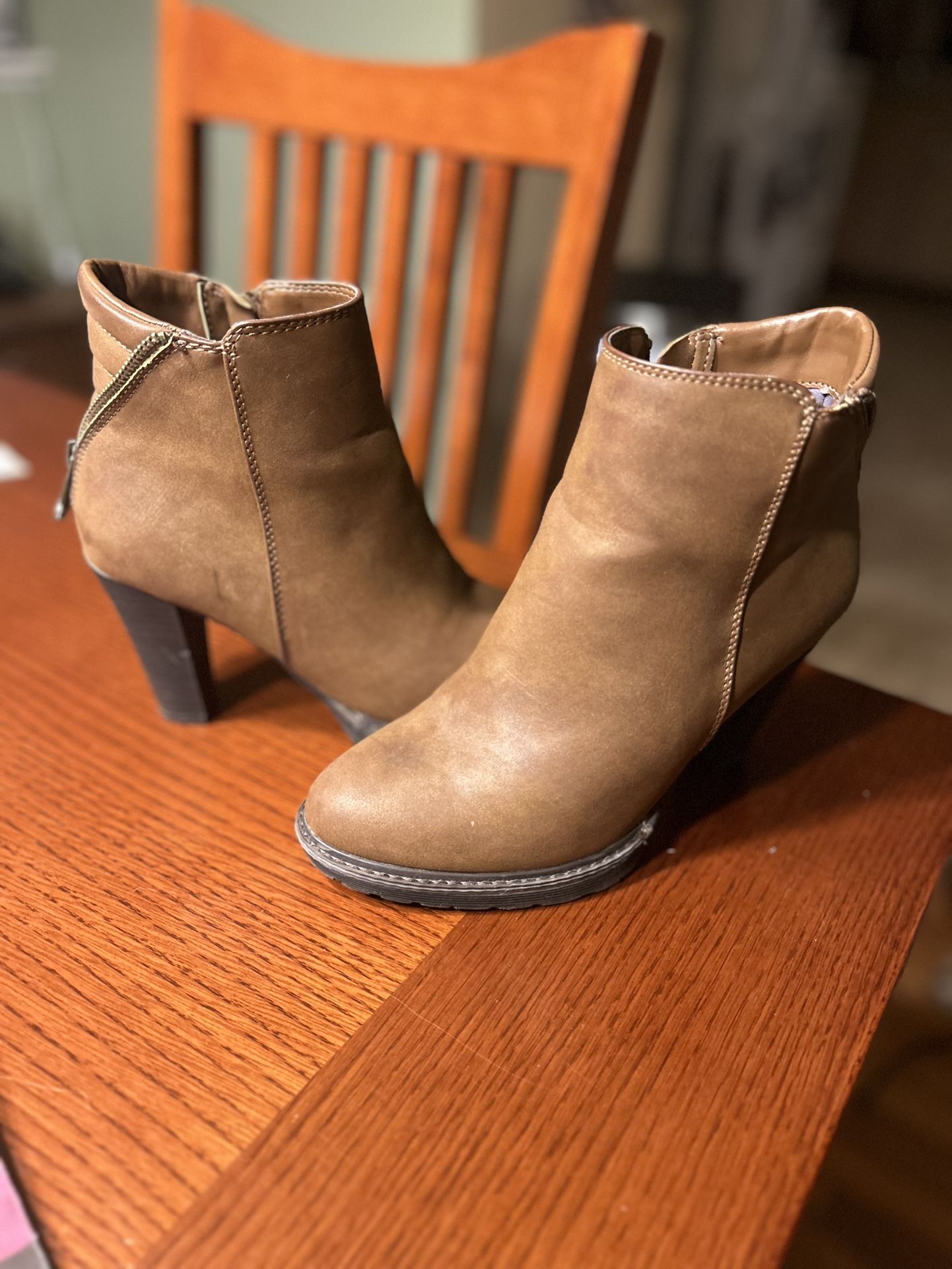 White Mountain Brown Ankle Boots