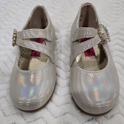 Toddler Girl Shoes Size 6.