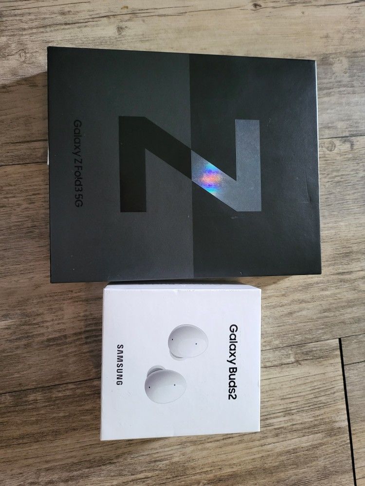 SamsungZFold( Unlocled) IN BOX