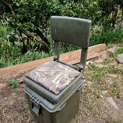 Folding Hunting Chair With Cooler