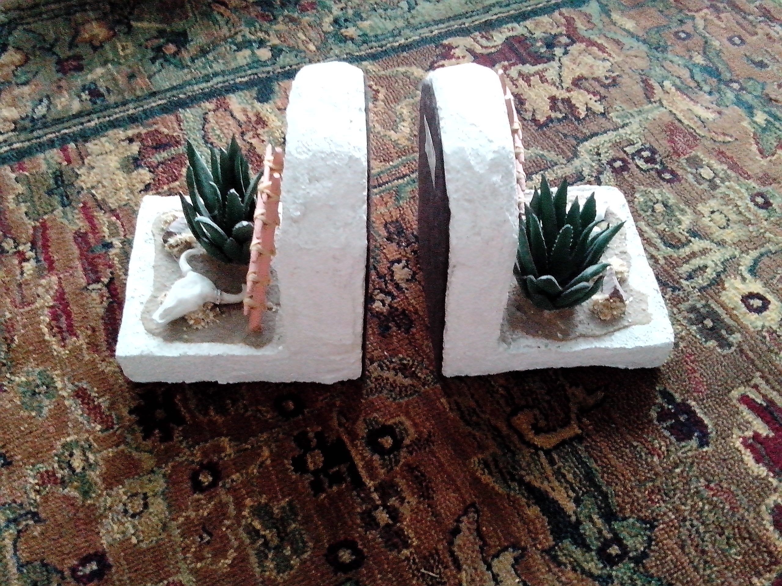 7-BE: Pair of White Charming and Interesting Bookends Book Ends