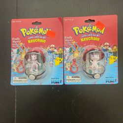 Pokemon Mewtwo And Mew Pokeball Keychain Brand New In Package