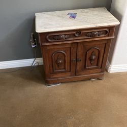 Dresser,antique 