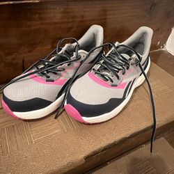 Brand New Reebok Women Running Shoes Size 6