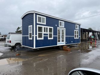 TINY HOUSE ON WHEELS IDEAL FOR GUEST HOUSE OR GRANNY FLAT ADD TO YOUR PROPERTY NO PERMIT NEEDED