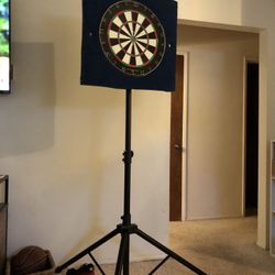 Dart board with custom stand