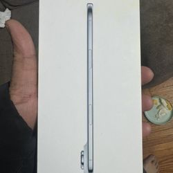 Brand new IPhone 17 Air 256 Sky Blue VERIZON carrier