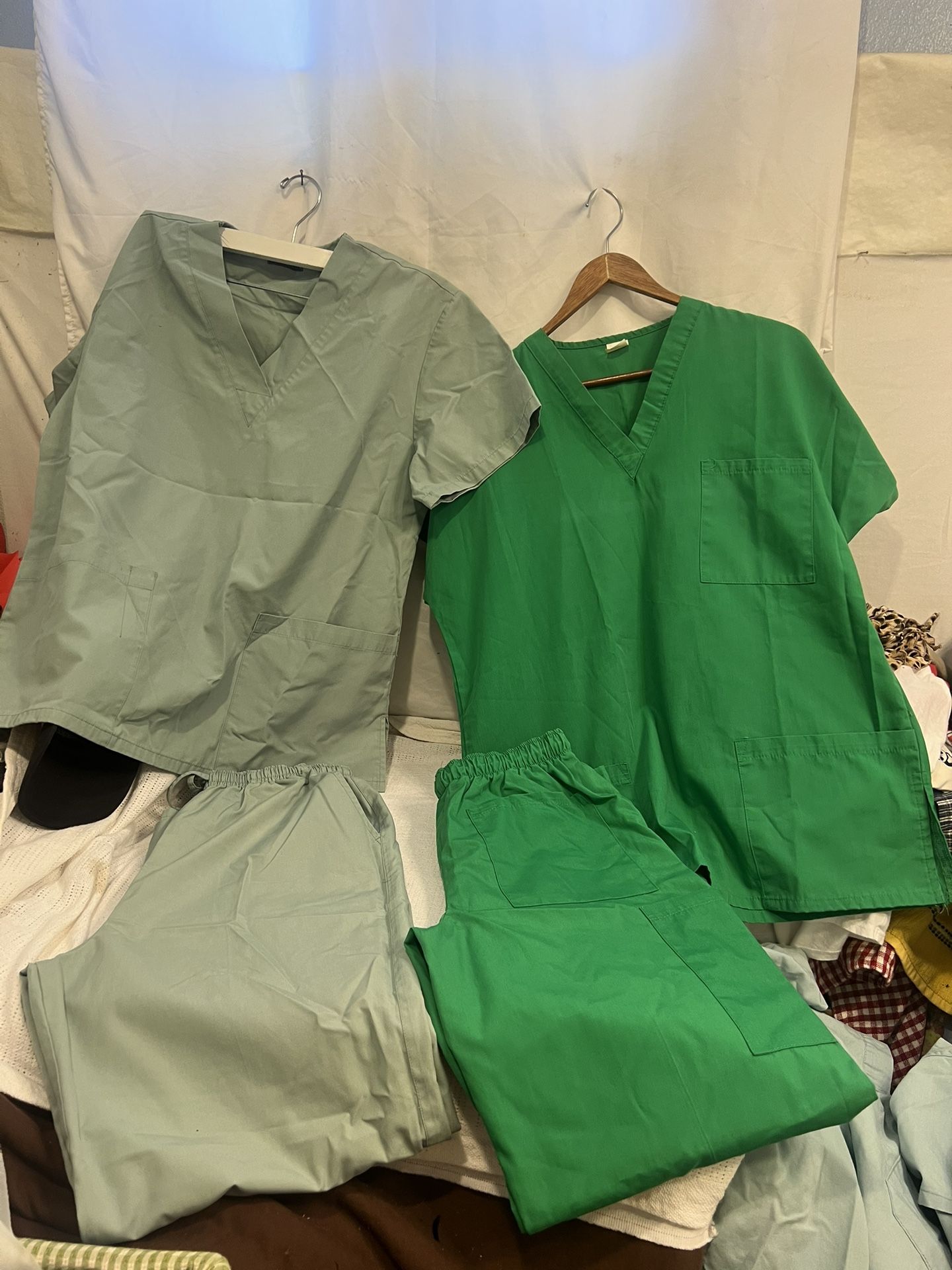 DAGACCI Unisex Scrub Set Size: M and S