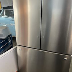 Frigidaire Fridge 