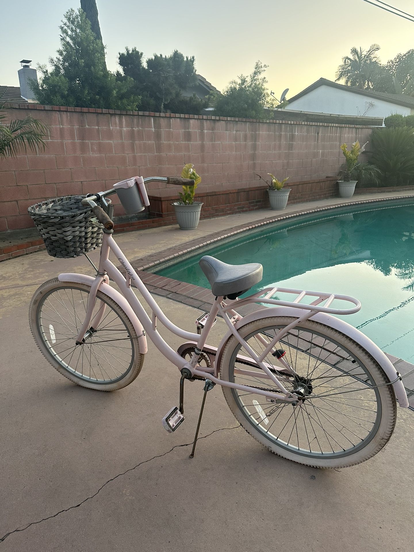 Woman’s cruiser 