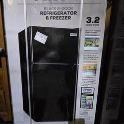 REFRIGERATOR 2 DOORS