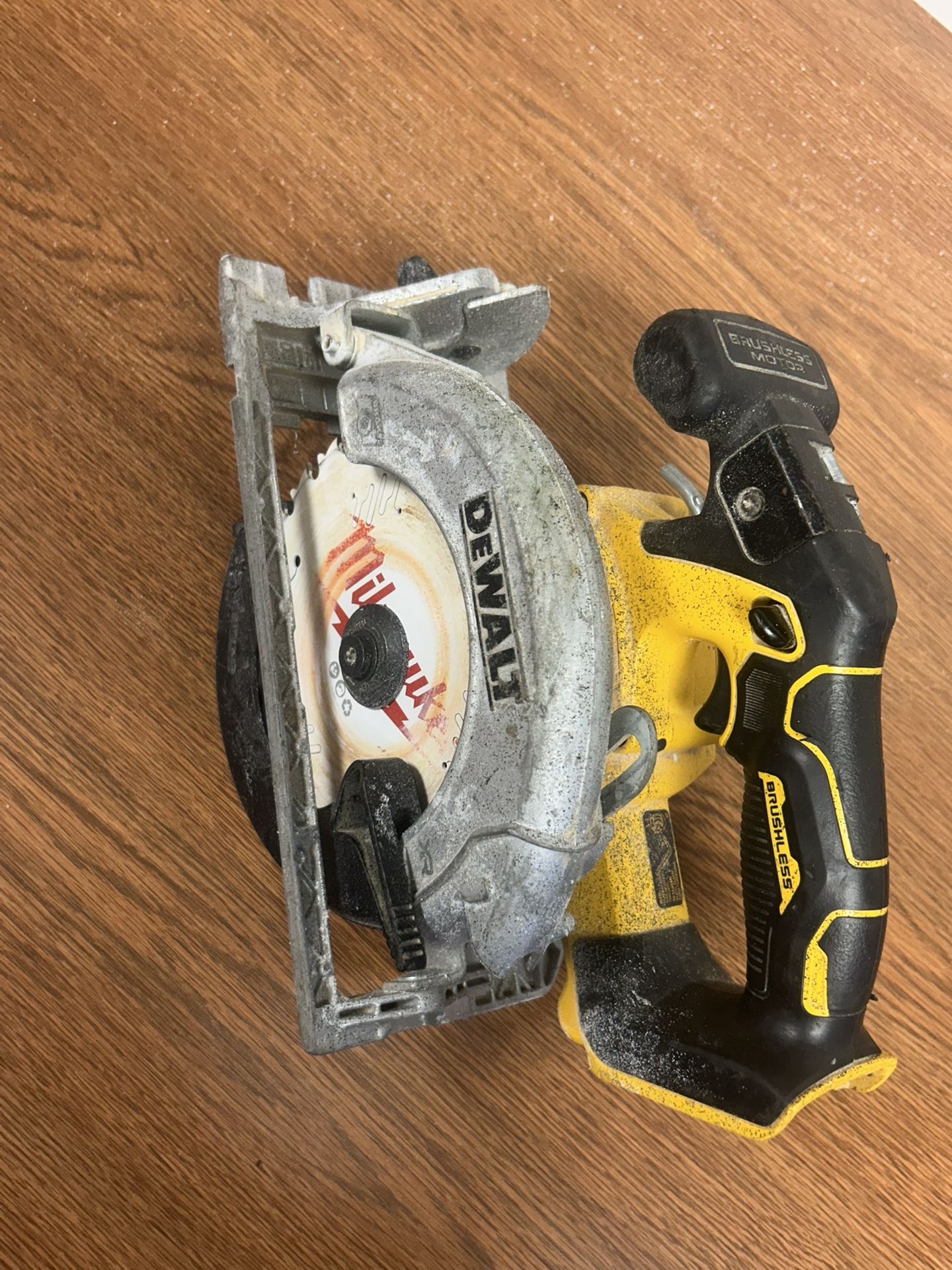 DEWALT 20V MAX XR 6-1/2 inch Cordless Circular Saw (Tool Only)