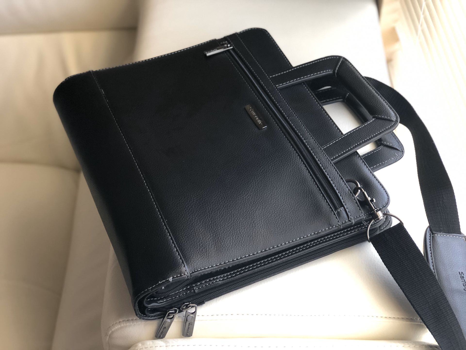 Samsonite® Vinyl 3-Ring Padfolio With Handles And Shoulder Strap