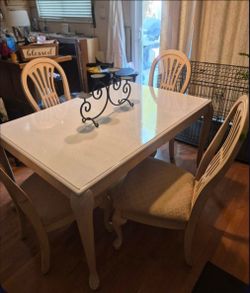 DINING TABLE WITH SIX CHAIRS