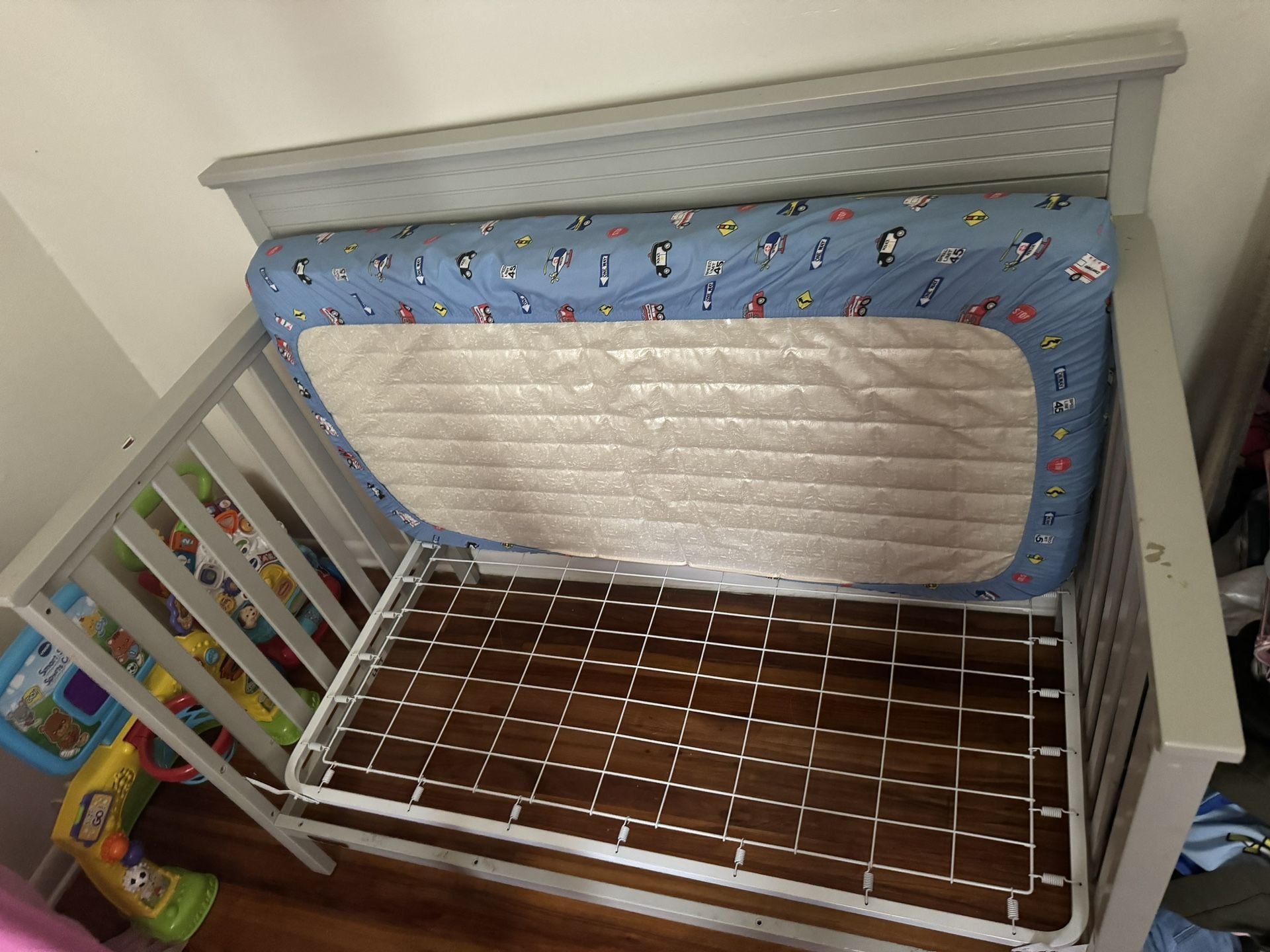Toddler Sun Bed/ Crib