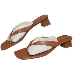 Reformation Camel Thong Sandals Size 9.5