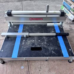 Carpet Cutter And Desalt Chop Saw