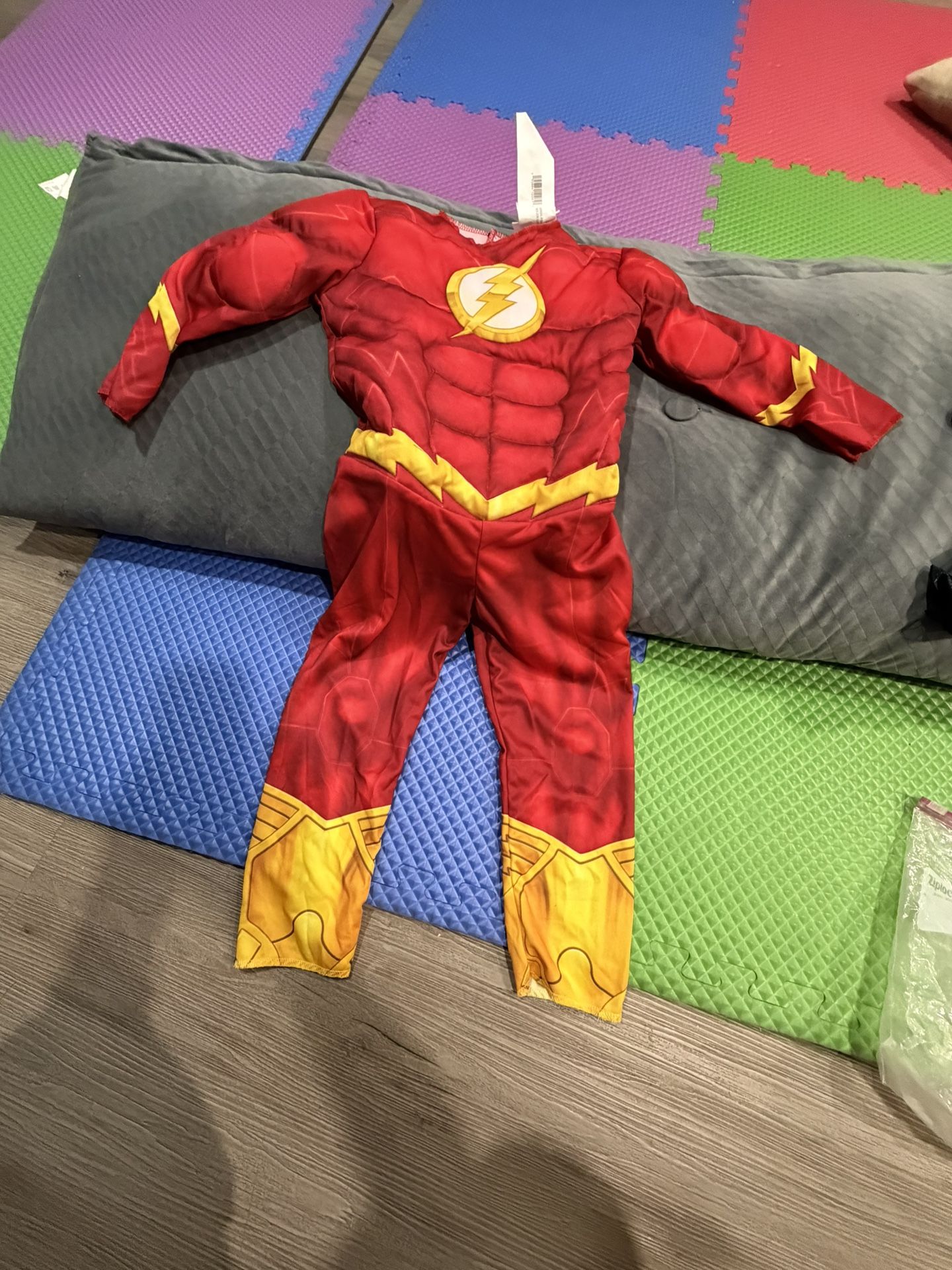 Rubie's Costume DC Superheroes Flash Deluxe Child Costume