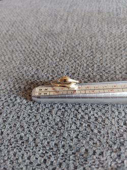 Gold Tone Hug Ring Size 9-1/2