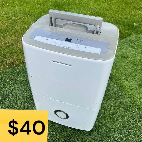 DEHUMIDIFIER FRIGIDAIRE (RETAILS $300+, SELLING FOR $40)