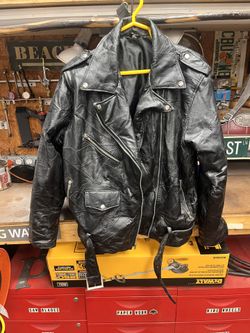 90S Leather Jacket All Zippers Work Great