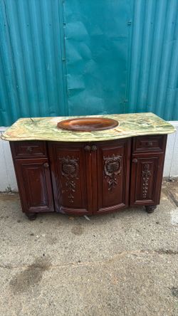 Bathroom sink vanity