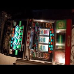 Japanese-made Aruze Bmax Skill-Stop Token Pachislo Slot Machine