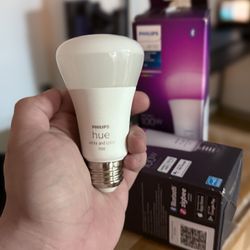 Philips Hue Smart Color Light Bulb A19 1100