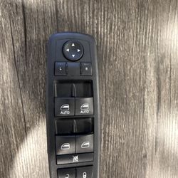 18-25 CHRYSLER PACIFICA VOYAGER FRONT LH SIDE DOOR WINDOW SWITCH OEM (contact info removed)2AC
