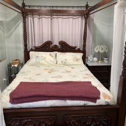 Chippendale Queen Bedroom Set 