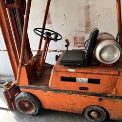 Forklift 