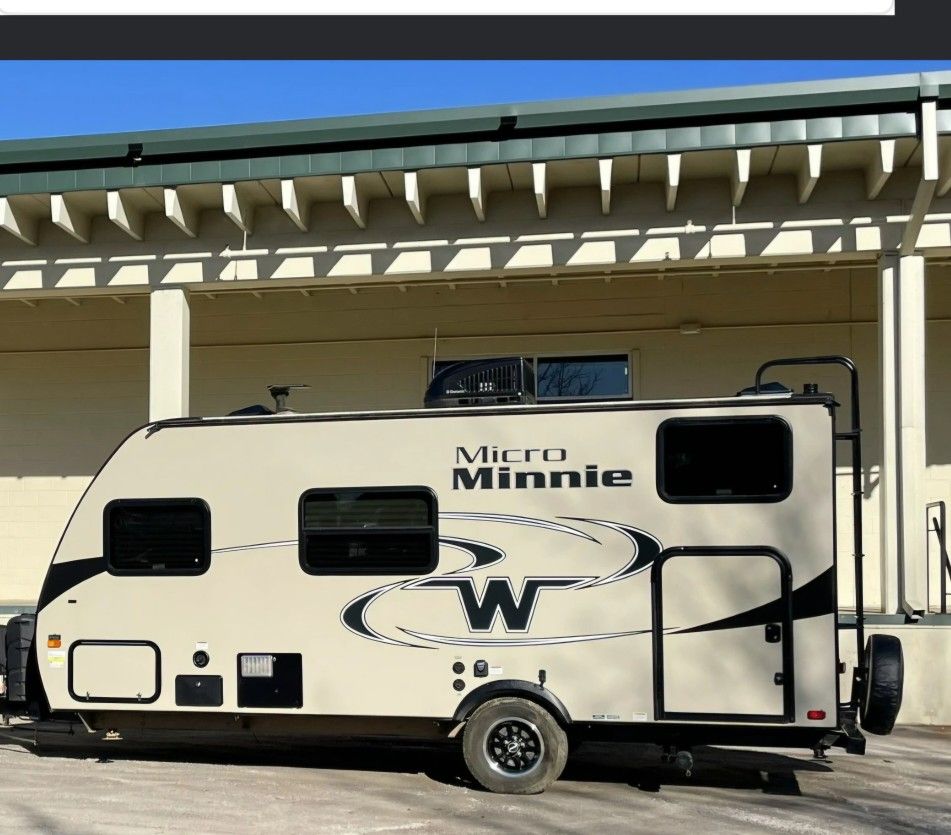 2017 Winnebago Micro Minnie