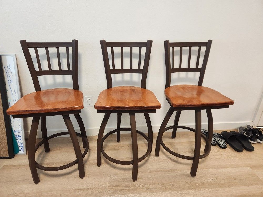 3 Bar Stools